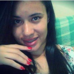 Deus me proteja de gente má, cruel, invejosa. Mas, principalmente, de gente sem graça, sem sal, sem veneno, sem beleza e sem loucura.
— Tati Bernardi
