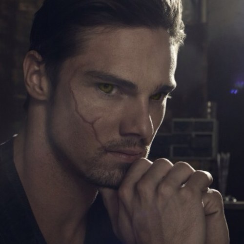 HiddenBeast_'s profile picture. A man with a dark secret. If you knew what I could become...you would run. [BeautyAndTheBeast Role-Play]