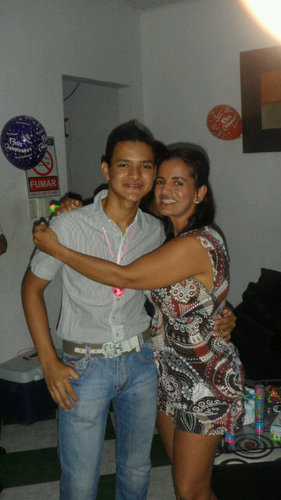 Estudiante de Ingenieria Industrial, orgulloso de pertenecer a la unal. Mi familia mi felicidad