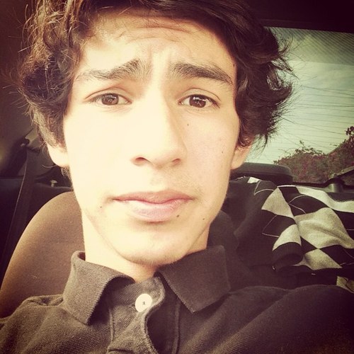 Raulitopedito's profile picture. Thinking 'bout all my old friends
Who weren't my friends all along..