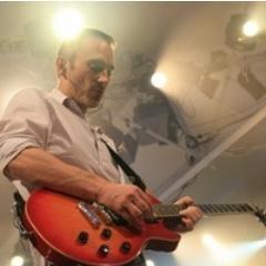 Producteur, ingénieur, réalisateur pour l'industrie de la musique, le jeu vidéo, le cinéma.. homme de convictions.
#musicien #arrangeur #médias #production