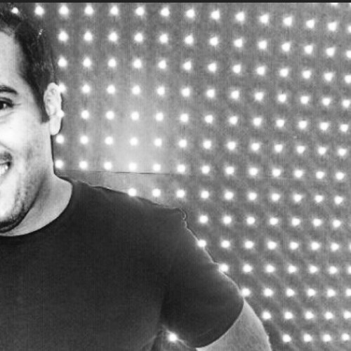 .. يا وطن لك من يحبك🇰🇼 .. ليس كل ما اكتبه يعبر عن ما في داخلي فأنا كالقمر لدي جانب مظلم في حياتي