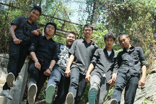 Cp:089678532092. @FajarAnjass @FikiePY @PutraAntommy2 @riccieseptian @permadisatrio @envyday10 and @ZACK,we can break it . Es.We.En \m/
