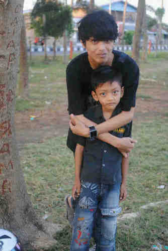 agriPWJ's profile picture. Andi Agri Pawajui | 03 January 1992 | ??????? | Manager of @OHK_BLK | manager of @Deshafira & @ratnaVS | booking contact - 085343908090 (Agri)