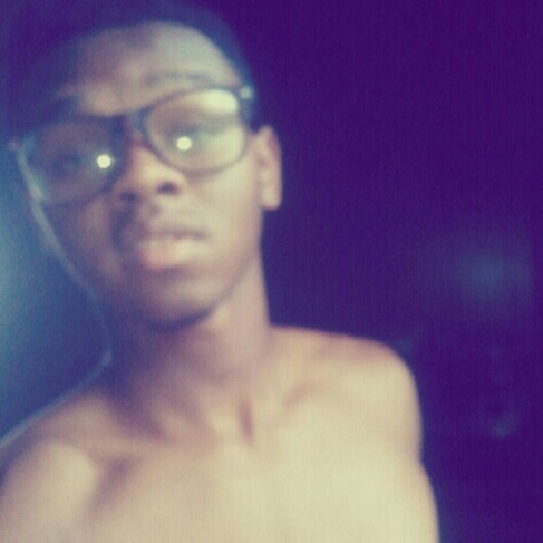 - Juss A Youngg Niggaa Hustlinnnnnnnn '  Yeahh  budd Followw Me On Here & Instagram ( @ iAm_NotSwagg_ )