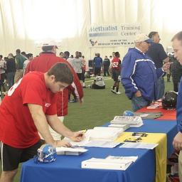 The Greater Houston Senior Football Showcase. Unsigned Seniors that use football to further their education NAIA D3 D2 https://t.co/VYpk2fJUiS