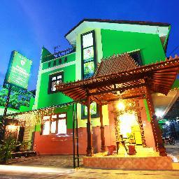 Ndalem Mantrijeron,  hotel berbudaya di Yogyakarta ndalemmantrijeronyk@yahoo.com Phone : (0274) 372885 M : 08562857733  Pin BB :5D9AD5F0
