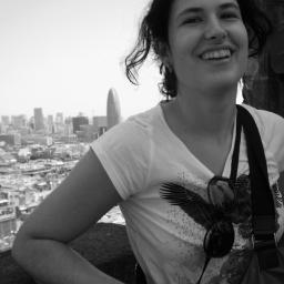 Periodista. Comunicació a @escolesFEDAC.  Un arbre comença amb una llavor (Proverbi àrab).