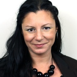 Creative Director & Senior Digital Learning konsult som trivs i förändring, utmaningar och kreativa samarbeten.