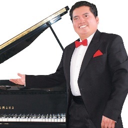 Paco Godoy : pianista, acordeonista, compositor, director y arreglista.
Contacto: (+593) 999 844 953