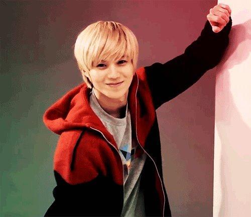 Im Shawol, i love the kpop and the anime. I like Shinee, 2ne1, Snsd,Suju, Fx are the most group...