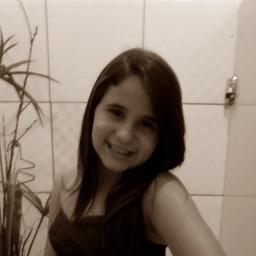 AlvesMaiany's profile picture. Nem sempre o sorriso que trago é a vida que levo :)