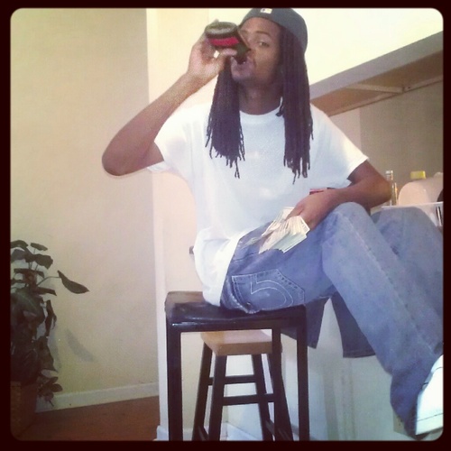 MY ROUNDZ AINT GOT NO BOND SO ALL WE CANN DO IS WAIT