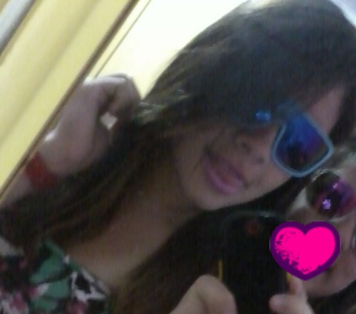 nao gosto de gente falsa ,se for amizade falsa nem vem fala dmr   ^^.
