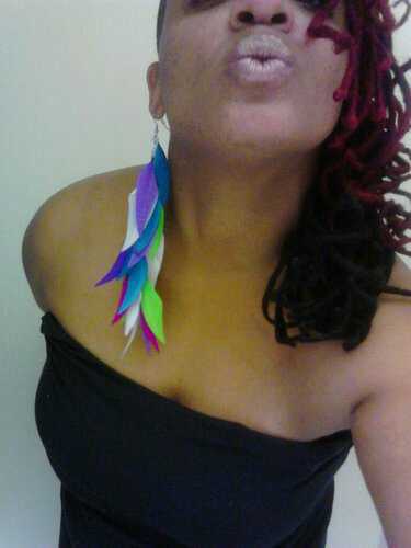 DESIGNER FROM ST.LOUIS, LIVED IN DALLAS.MOVED 2 L.A 2 LAUNCH MY PURSE LINE! FOR ALL THOSE DIVAS WHO ARE A CONVERATION PIECE!