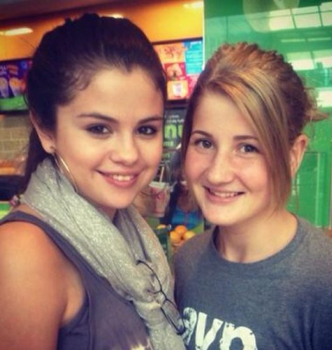 ekafaggot's profile picture. 