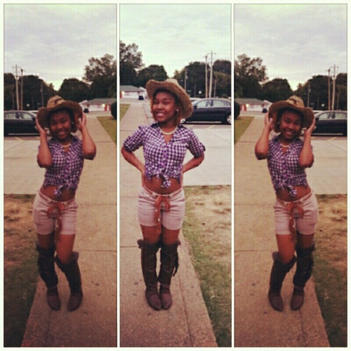 ima GLAMOUR GIRL im super BEAUTIFUL I LOVE #Pearls & #Pumps
by the way ima #DANCER
instagram:beauty_doll_