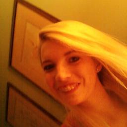 DevenGabri's profile picture. DevenGabrielleBarrett(:
Senior, HCHS. 
My brothers are my life. 
#Country Everything !