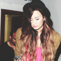 @justinbieber me ensinou a acreditar em mim mesma,@ddlovato me deixou forte,@onedirection me fez sonhar,twitter official:@mypriderauhl
