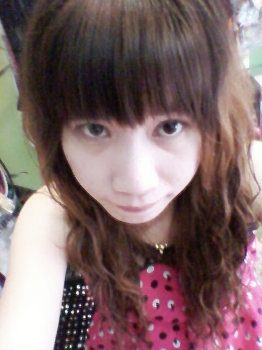 akit_santi's profile picture. saya sedang belajar bersabar ♥