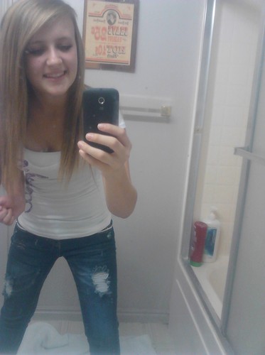 nicholeejones's profile picture. Dont worry, be happy. (: