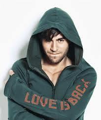 joins me i'm a cricketer i like shakira enrique  and cricket like chris gayle shahid afridi and my cricket team pak and england i 'm two joins ok