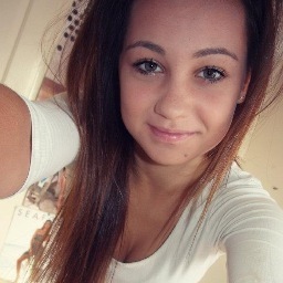 Jasmine, 15.

Follow me and if i like you i'll follow back;) ♥