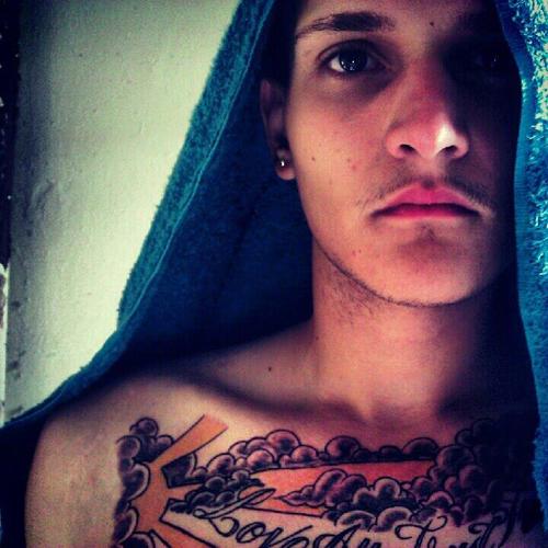 xKush_Tastic's profile picture. Who the fuck actually puts effort into what goes here?._.