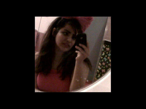 Dl3i Linoo ♥ , 18 year's old , w ask for my BB Pin ;$