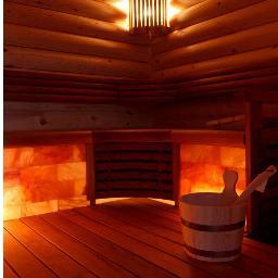 Privé sauna wellness complex met verschillende indoor & outdoor faciliteiten op 1500m² .
B&B : uniek concept met Finse blokhut om te blijven overnachten!