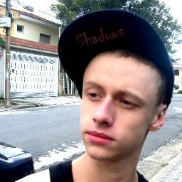 Aquele que anda pelo fogo, respirando diferente dos outros ...