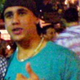 Um cara Ousado sem medo de ser feliz , Jogador de futebol profissional , com varias metas a ser vencida na vida .