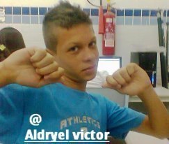 Gosto de futebol sou divertido e etc...