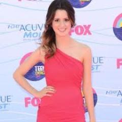 Hi,im Ally Dawson. I'm a shy songwriter! I write songs for Austin Moon! I love #TeamnAustin!