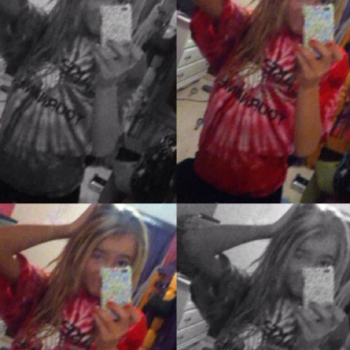 The names Kiara. I got to lakevie middle school. I love hanging out with my friends:) 
Hey kiki! @_RiahBoo24 loves youu3