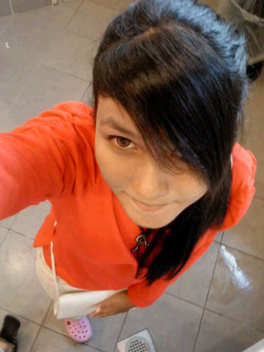 I'm putri..17 year..stay masjid tanah..melaka..bb user.. Bb pin 223DD7FE