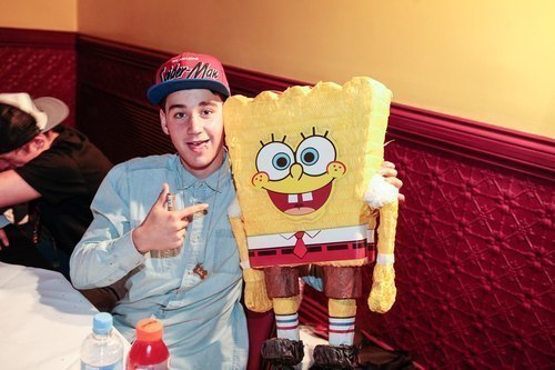 love the Janoskians and a lot of other little slüuuts ;)