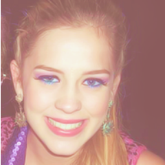 ∿ apenas com seu jeitinho de ser , voce conseguiu um grande espaço no meu coraçao e mesmo que tudo acabe  o meu amor naum vai acabar @Sophiaabrahao 
06.06.12