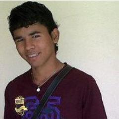 Estudiante de Medicina en la (UNEFM), Jugador de futbot en U.A.A.A.P.. Previamente Interesado en la musica.. divertirse y reir es lo mas feliz de la vida..