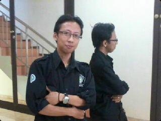 I'm a moslem, anak desa (n'Deso), lecturer,  bola n musik, aremania, juventini...