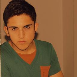 Bir tek gittarım olsun bana birşey olmazz. 
http://t.co/w0Z2HtRt