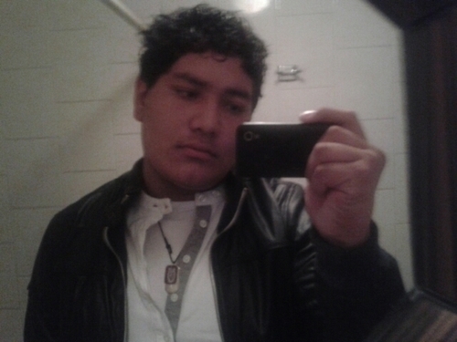 Pues soy una persona normal con un gran apasionamiento a la electrónica y a la computación!! =)