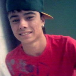 só do teu lado a emoção faz acelerar meu coração, enfim achei o meu lugar, agora eu sei oque é amar (8) euteamo, por: bibs (: