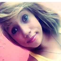 --MorenaLoira 15 Anos  Cânceriana #Chata Ciumente Abuzada  Legal para quem merece e muito #Bipolar ...Tudo Nessa #Vida passar e só questão de tempo.