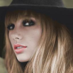 Hunger Games. Gravity Falls. Taylor Swift. Disney Channel. Tacos. Music. Guitar. Piano. Singing. 1D. Justin Bieber. Fayelyn (other account for @swiftie186)