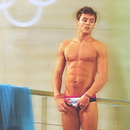 TeamGBDivers's profile picture. Hey i just met you, you're Tom Daley... You're so sexy, so fuck me maybe? #rio16 17-08-12