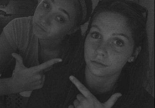 Love music,love to sing,and play tennis:) Im a sophomore at FHS!