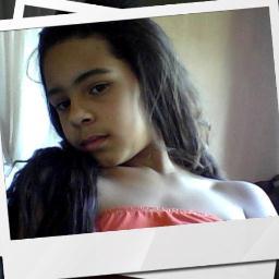 Ele:Qual é seo maior desejo?
Ela:Ser beijada na chuva.E você?
Ele:Que chuva agora...