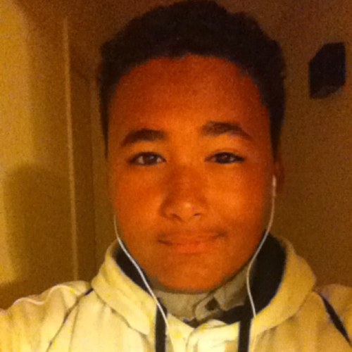 #teamFOLLOWBCK , #teamJACKETS , #teamMIXXED , twitter FAM ; @ibe_thatgirl1 ... Follow her !