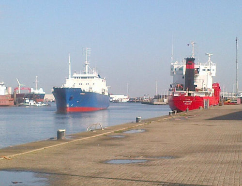 Elke fleetmanager rederij zoekt soms een spoed bezorger.ik rij vlieg vaar naar uw vessel. 24\7 0615853922